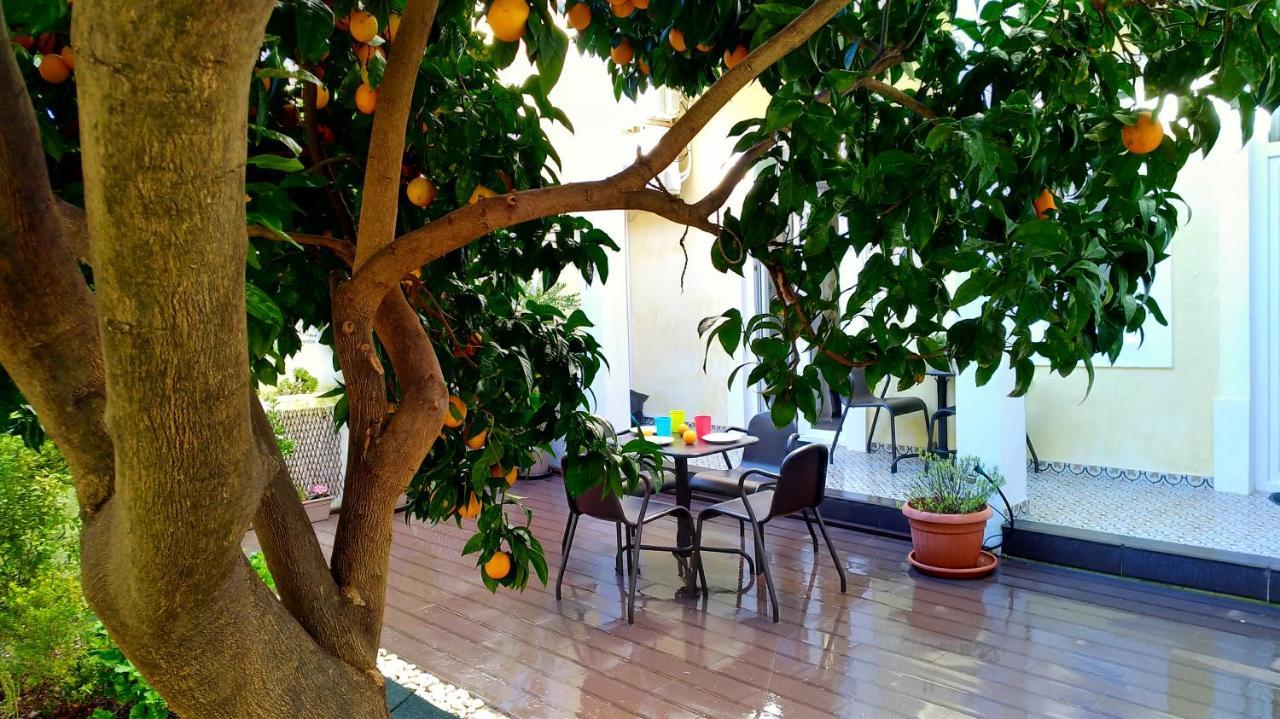 Sunny Orange Garden Apartment In Central Lisboa Exterior foto